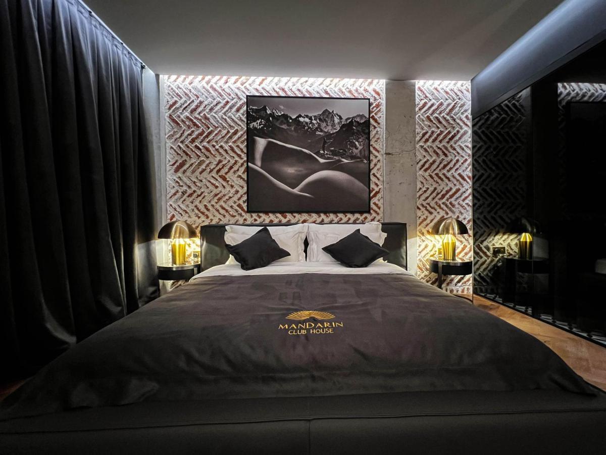 Hotel Mandarin Club House Batumi Esterno foto