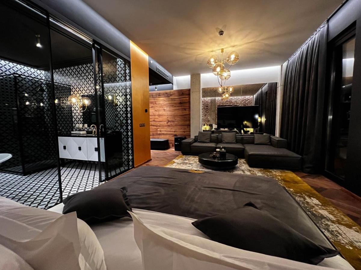 Hotel Mandarin Club House Batumi Esterno foto