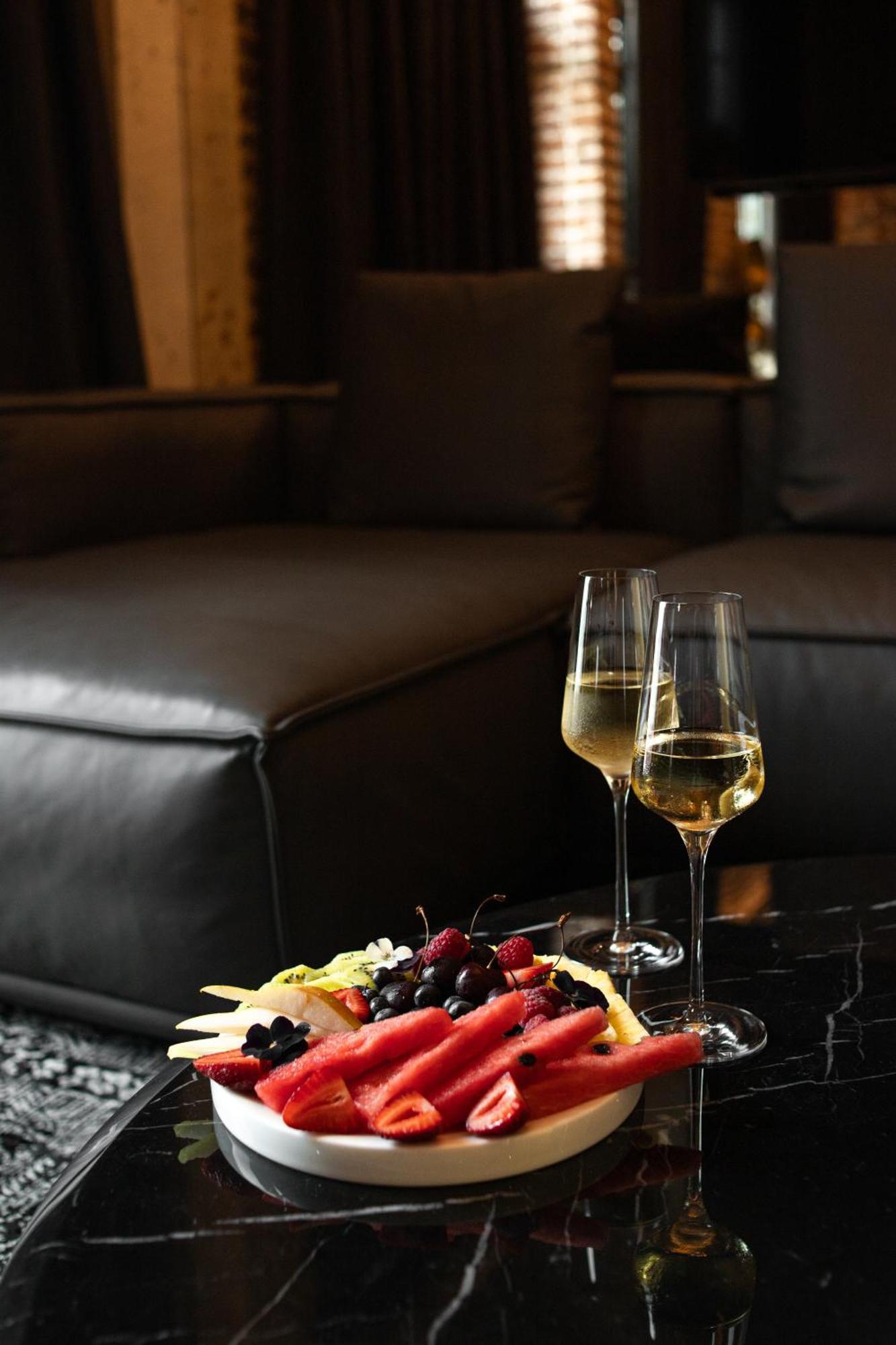 Hotel Mandarin Club House Batumi Esterno foto
