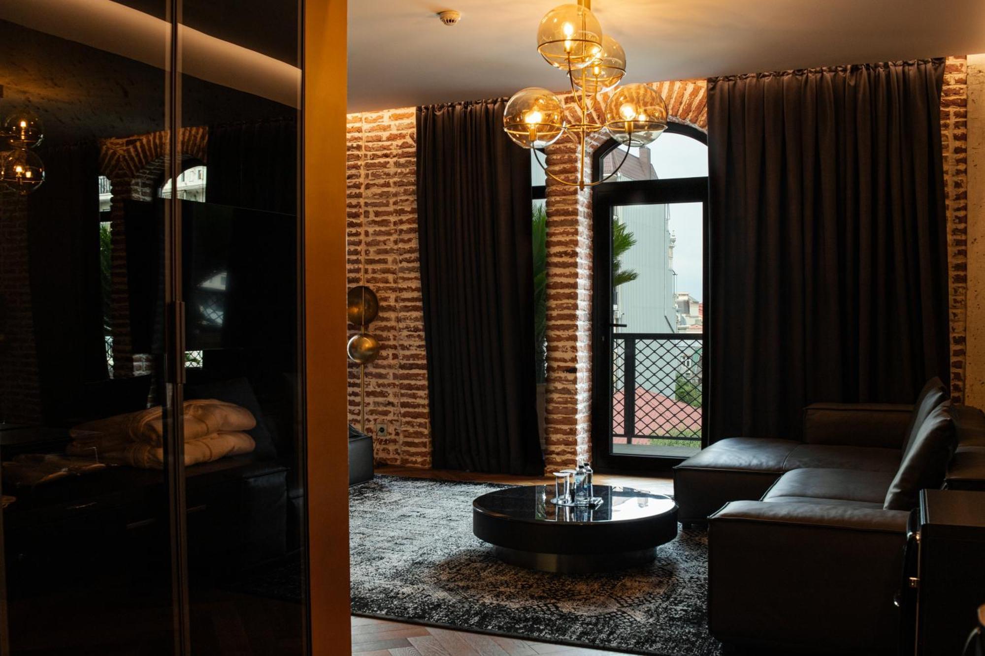 Hotel Mandarin Club House Batumi Esterno foto