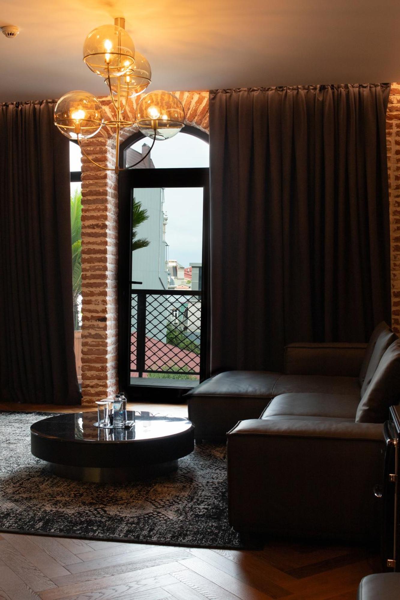 Hotel Mandarin Club House Batumi Esterno foto